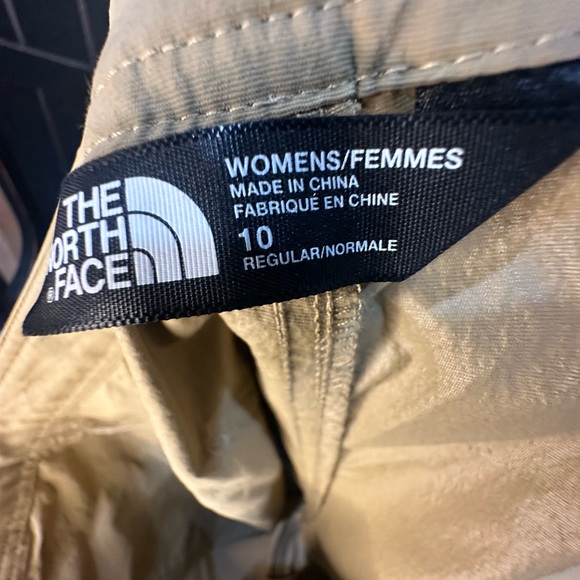 The North Face Women's Tan Cargo Shorts - Picture 8 of 14